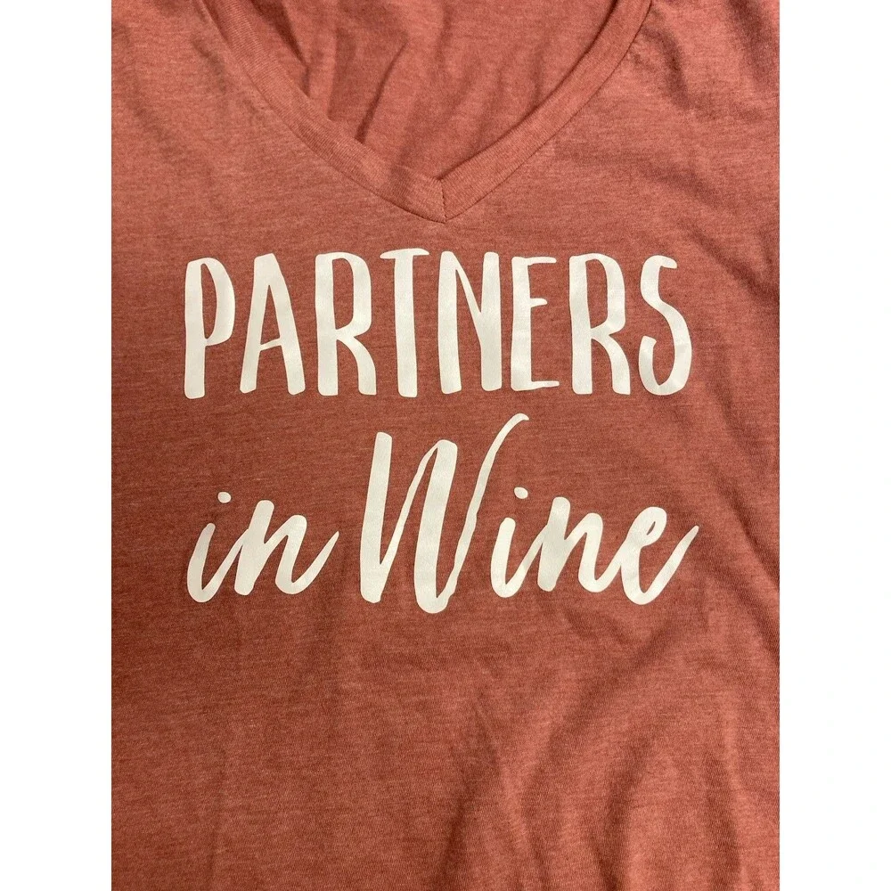 Very Important Tee Women's Pink Wine Graphic V-Neck Short Sleeve T-Shirt S